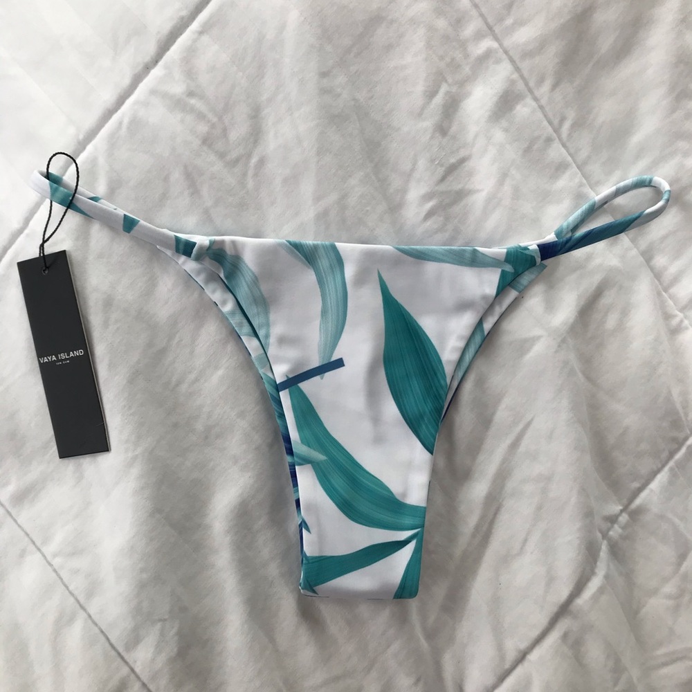 VAYA ISLAND cheeky bikini bottom *reversible*